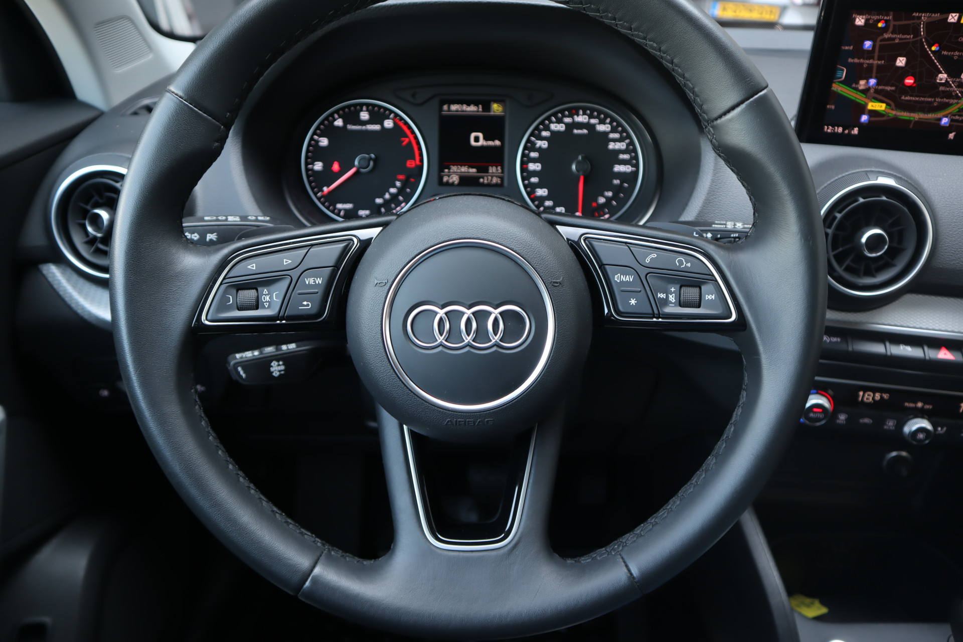 45627605-11.jpg