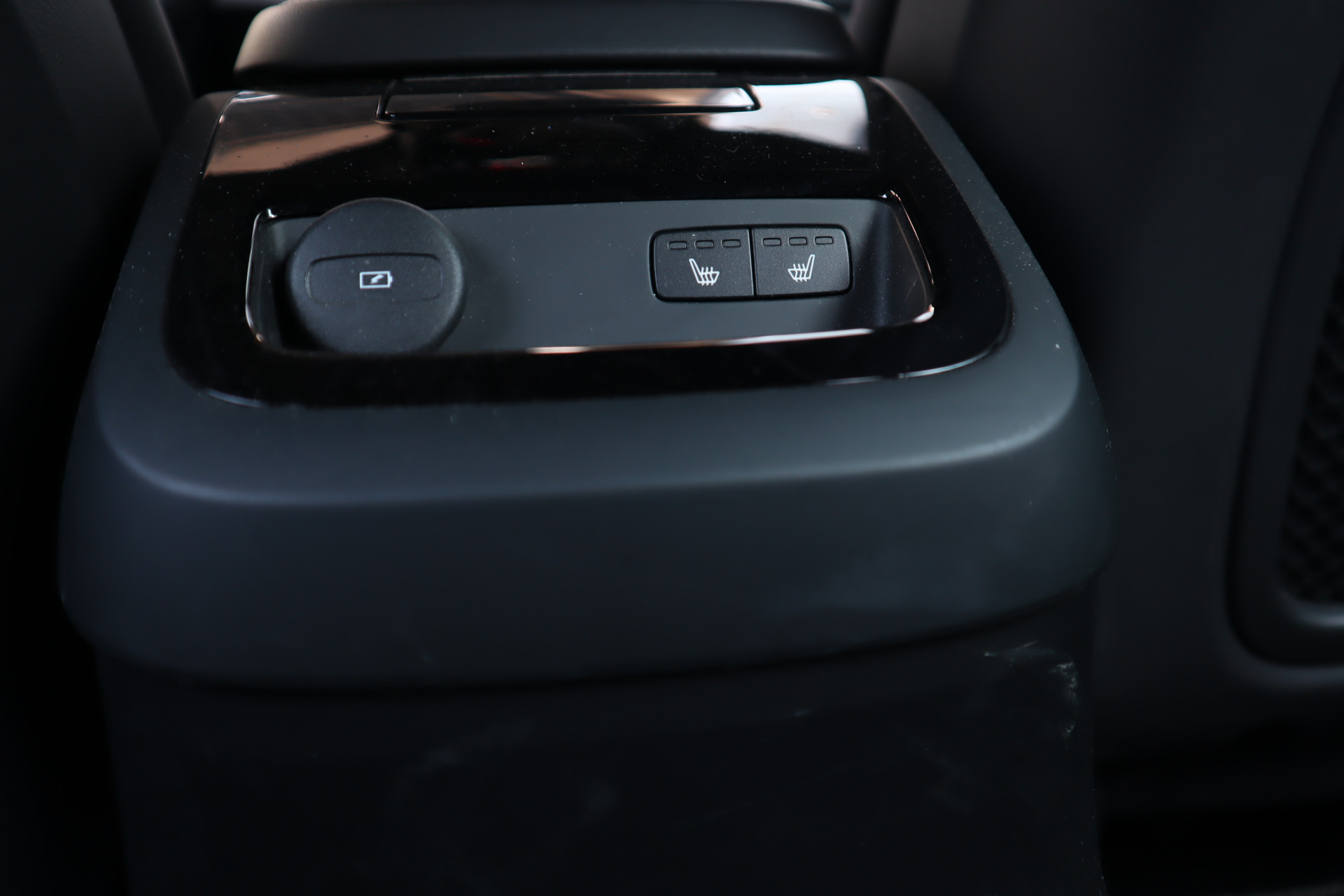 45652788-24.jpg