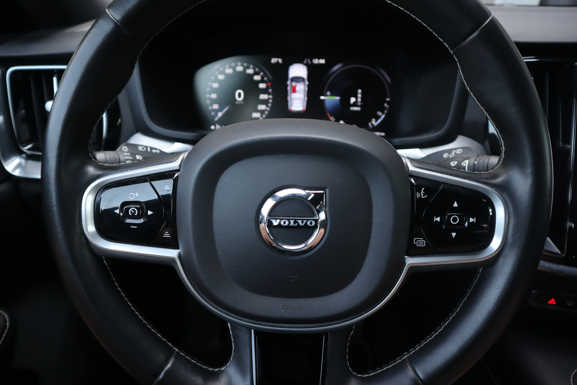 45652788-7.jpg