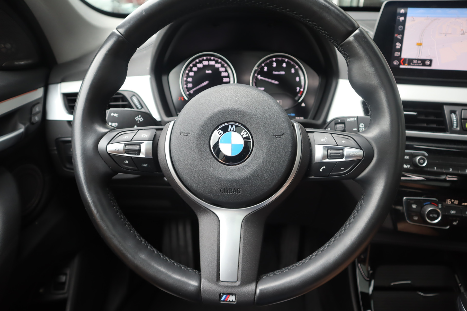 45912480-9.jpg