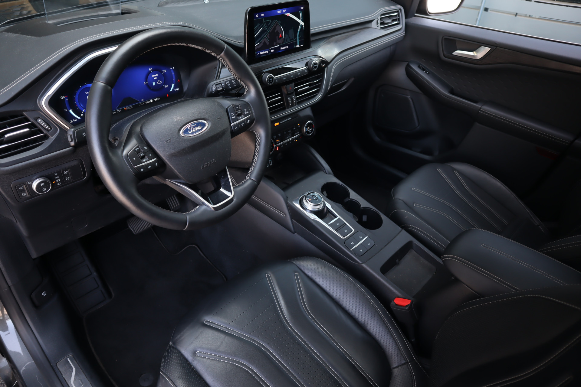 45914838-6.jpg